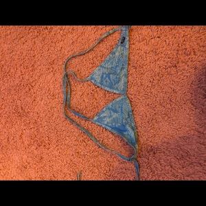 SUPER CUTE jolyn triangle top with water design